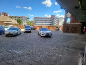 2 Bedroom Flat & Apartment