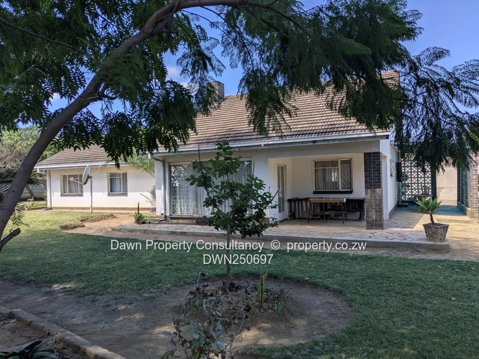 Eastlea Pennywise: 4-Bed, Verandah, Garden & Flatlet