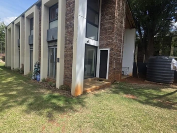 4 Bedroom Flat & Apartment