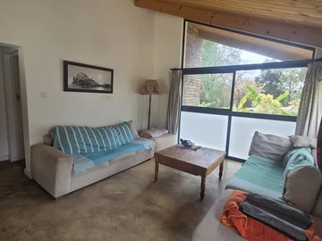 4 Bedroom Flat & Apartment