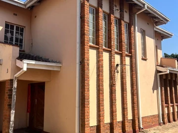 3 Bedroom Flat & Apartment