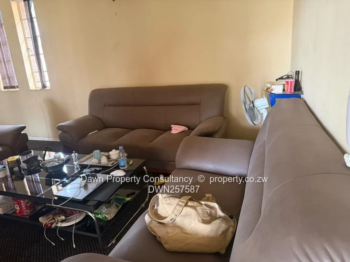 Newlands 3-Bed Flat with Borehole and Private Pool (Sole Mandate)