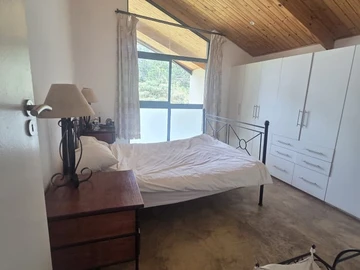 4 Bedroom Flat & Apartment