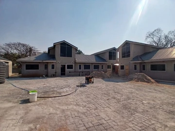 3 Bedroom Flat & Apartment