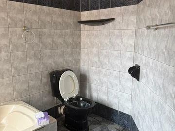 3 Bedroom Flat & Apartment