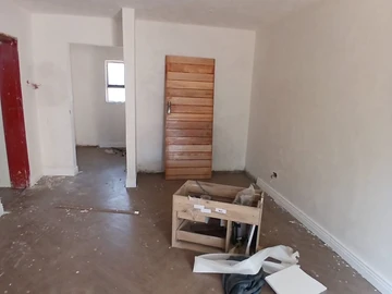 2 Bedroom Flat & Apartment