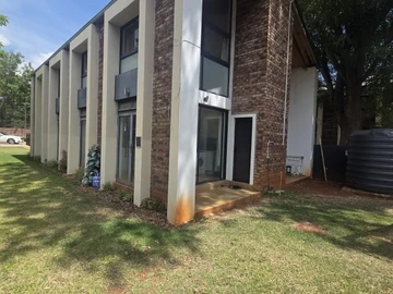 4 Bedroom Flat & Apartment