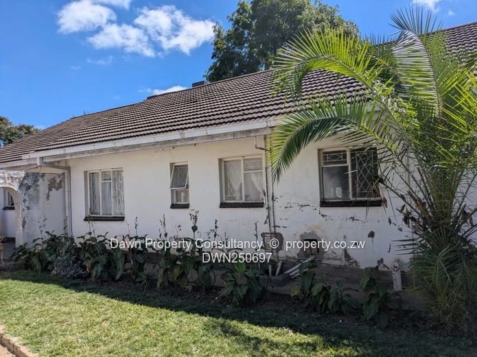 Eastlea Pennywise: 4-Bed, Verandah, Garden & Flatlet