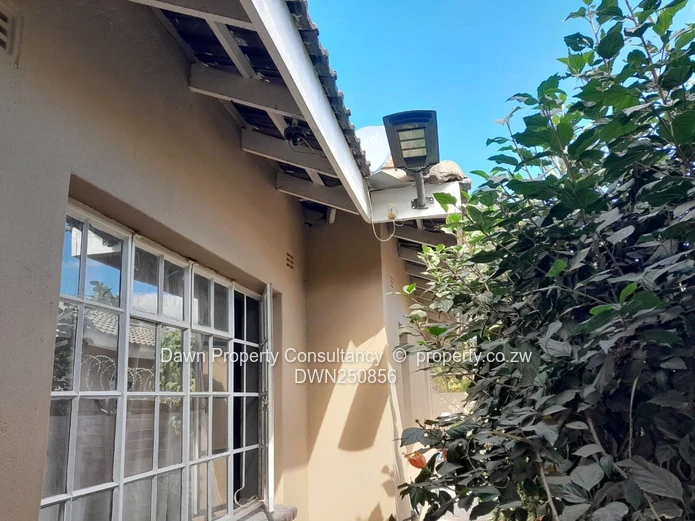 Spacious 5-Bed Family Home in Damofalls with Borehole (Sole Mandate)