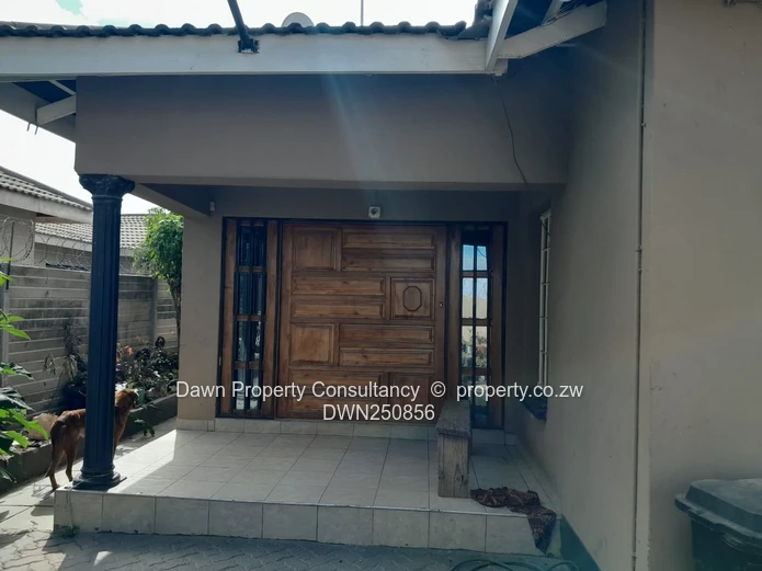 Spacious 5-Bed Family Home in Damofalls with Borehole (Sole Mandate)