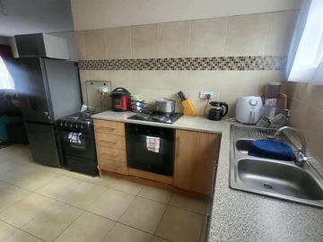 3 Bedroom Flat & Apartment