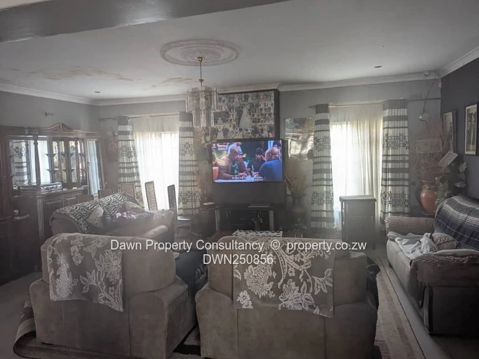Spacious 5-Bed Family Home in Damofalls with Borehole (Sole Mandate)