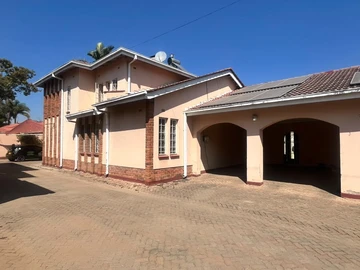 3 Bedroom Flat & Apartment