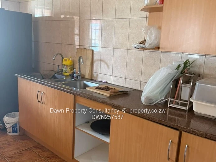 Newlands 3-Bed Flat with Borehole and Private Pool (Sole Mandate)