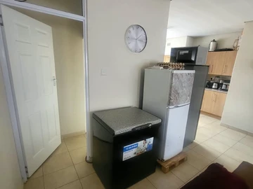 3 Bedroom Flat & Apartment
