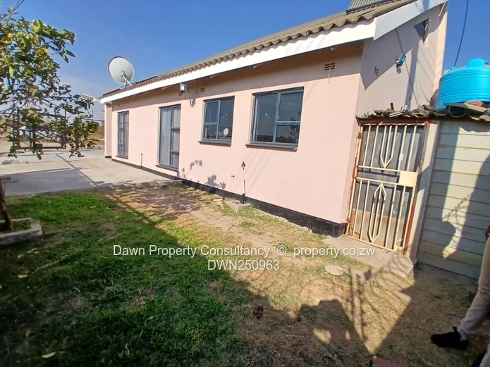 Fully Furnished 3-Bed with Vaulted Ceiling - Budiriro (Sole Mandate)