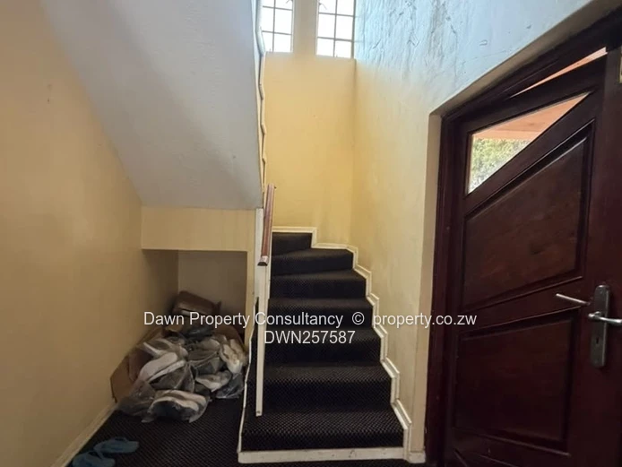Newlands 3-Bed Flat with Borehole and Private Pool (Sole Mandate)