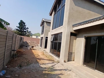 3 Bedroom Flat & Apartment