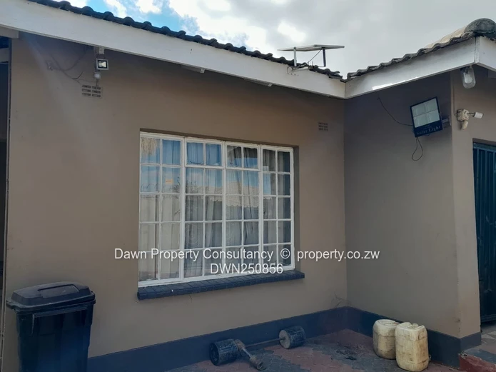 Spacious 5-Bed Family Home in Damofalls with Borehole (Sole Mandate)