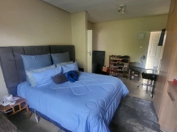 3 Bedroom Flat & Apartment