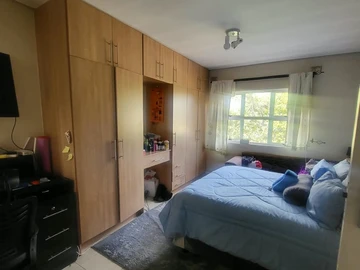 3 Bedroom Flat & Apartment