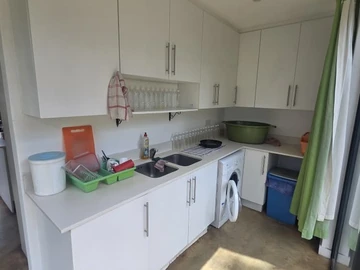 4 Bedroom Flat & Apartment