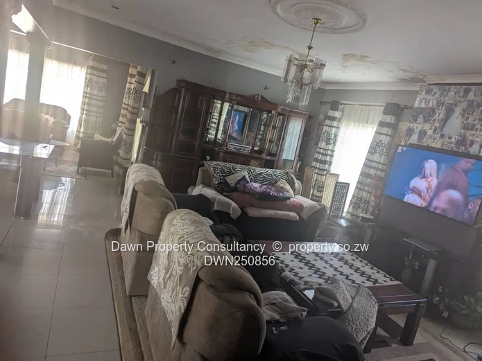 Spacious 5-Bed Family Home in Damofalls with Borehole (Sole Mandate)