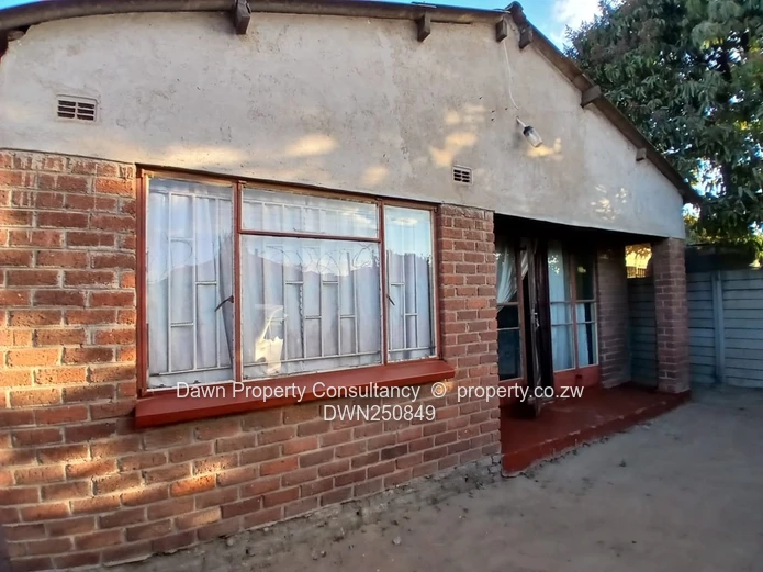 Glen Norah B House For Sale