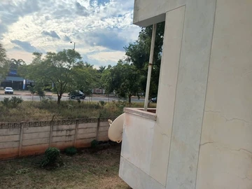 2 Bedroom Flat & Apartment