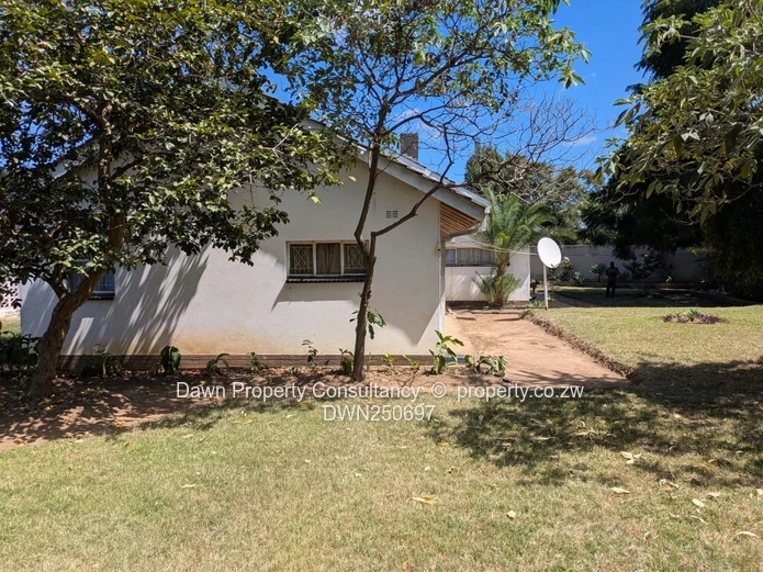 Eastlea Pennywise: 4-Bed, Verandah, Garden & Flatlet